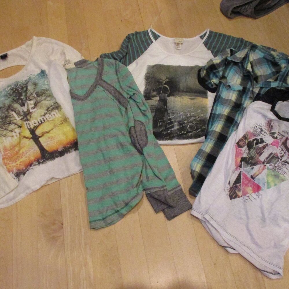 The Buckle Daytrip Tops Womens large